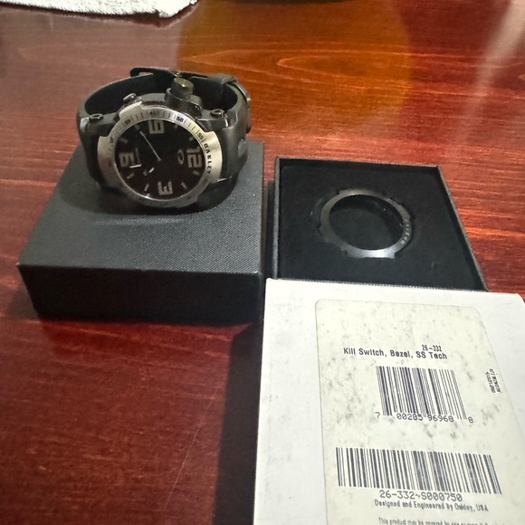 Authentic Oakley Kill Switch Watch/blak Dial/ Black Bezel-SS-Tech Bezel/EUC - Picture 9 of 15